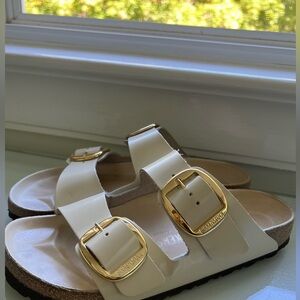 Birkenstock Women’s high shine Big Buckle slide sandals